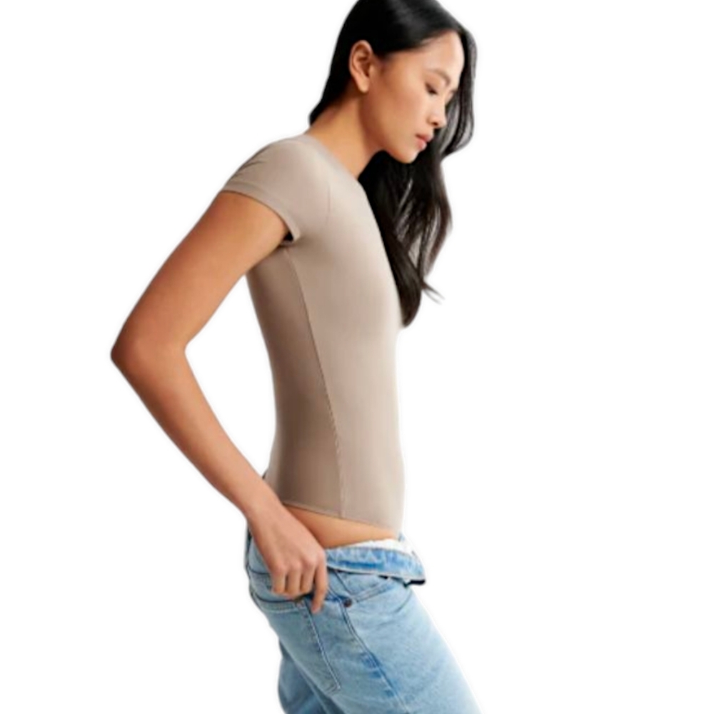 Abercrombie & Fitch‎ Short Sleeve Soft Matte Seamless Crew Tee Bodysuit Sz S Tan